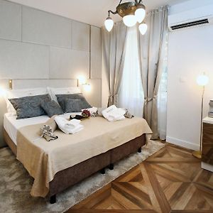 Garden Luxury Rooms